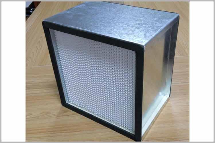 有隔板高效過濾器具有一定規格濾網的濾筒，其可保障雜質被阻擋