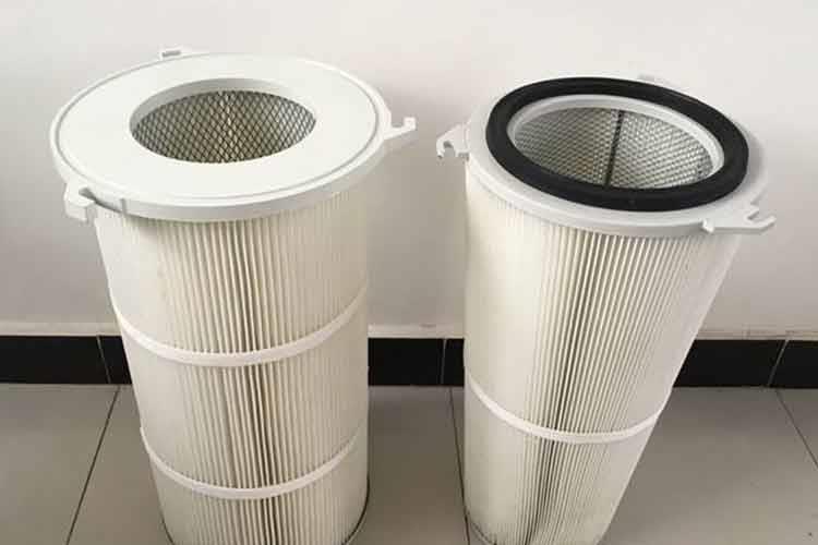 外三耳除塵濾筒是由一定長度的濾料成褶，首尾粘合而成的過濾筒，該濾筒無籠骨，安裝簡便