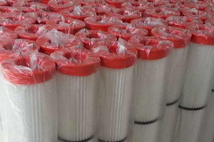 電廠除塵濾筒主要使用在一些機械生產(chǎn)當中，由于機器在生產(chǎn)過程中高速地運轉，同時內部的機械結構紋絲合縫