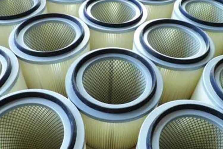 首先要看橢圓形除塵濾筒是不是有污垢，有的話能夠悄悄擊打除塵濾筒外部，也能夠用壓縮空氣由里向外吹，鏟除橢圓形除塵濾筒上的積塵