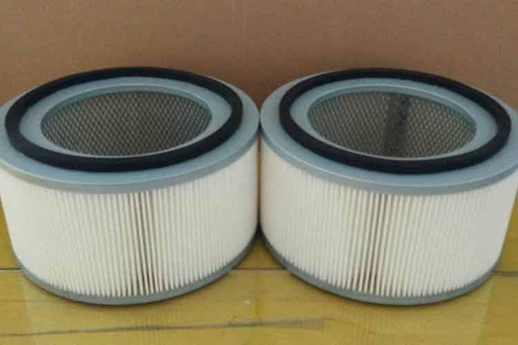 首先來說大家在選擇耐高溫除塵濾筒時，要考慮到它的型號是不是符合自己的儲存設備