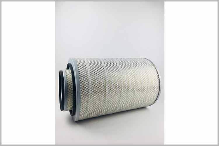 每個汽車廠家對每一款車輛的轎車空氣濾清器的更換或清洗都有不相同的嚴格規定