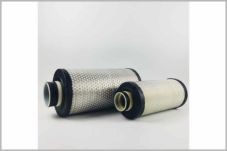 購買康明斯空氣濾清器時，應(yīng)選擇有一些知名度的大品牌，也盡量在品牌授權(quán)經(jīng)銷商或品牌旗艦店購買，不要貪圖便宜購買三無產(chǎn)品