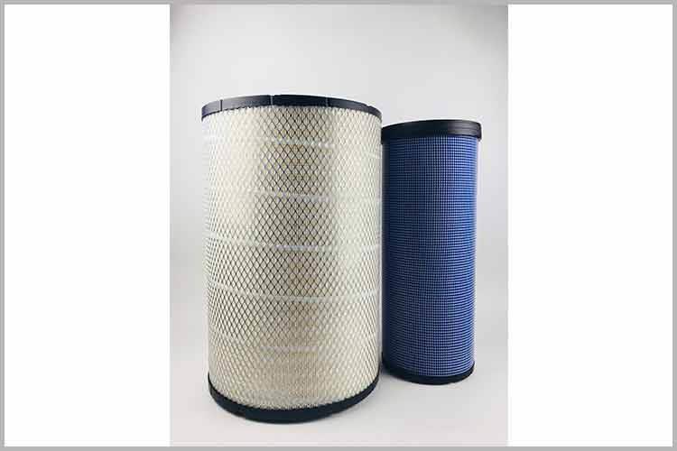 一般來(lái)說(shuō)，發(fā)動(dòng)機(jī)空氣濾清器一年更換一次就足夠，如果空氣粉塵大可以視情況縮短更換周期